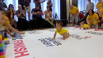 ویدئو؛ مسابقه نوزادانی که هنوز چهار دست و پا حرکت می‌کنند