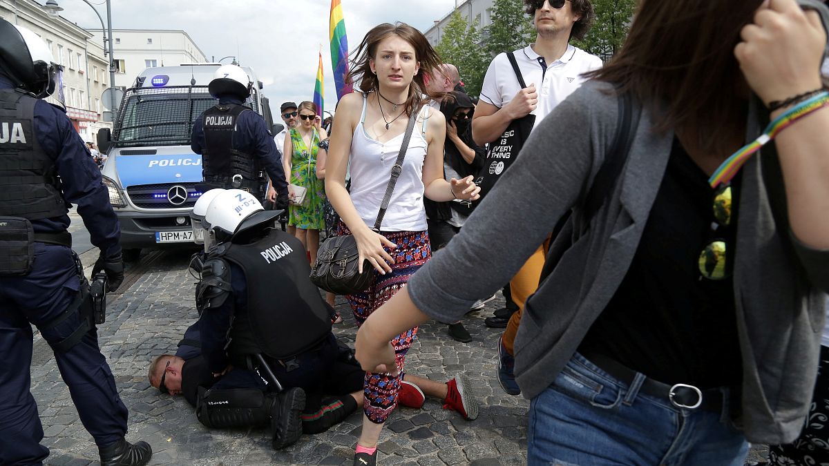 Szélsőségesek zavarták meg a lengyel LMBT-felvonulást