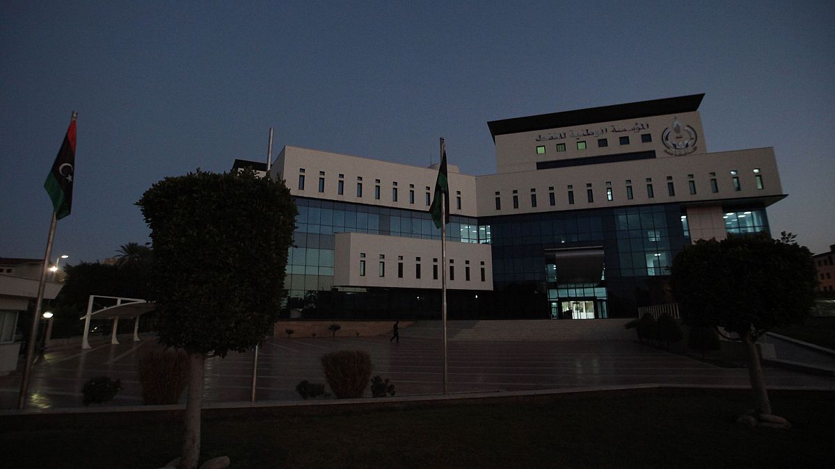 مبنى يضم المؤسسة الوطنية الليبية للنفط ووزارة النفط الليبية في طرابلس