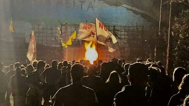 NO TAV: disordini al campeggio studentesco, decine di denunciati NO TAV: disordini al campeggio studentesco, decine di denunciati
