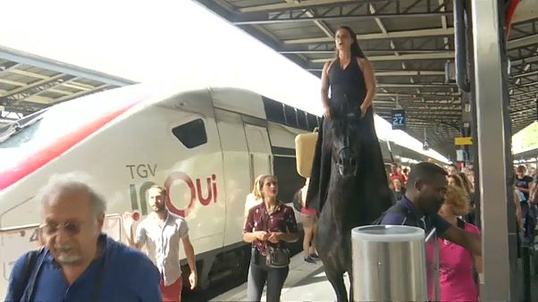 Da steht ein Pferd... auf dem Bahnhof Da steht ein Pferd... auf dem Bahnhof