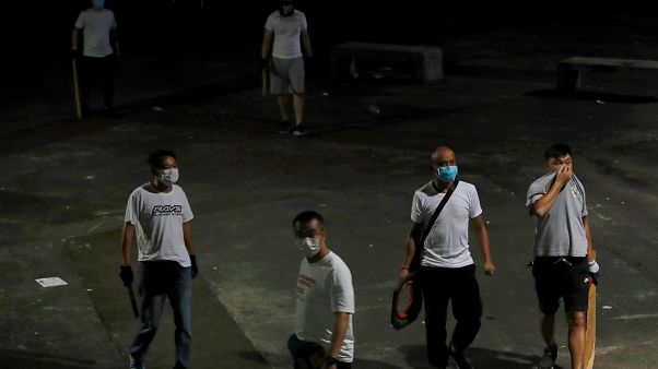 Des gangs mafieux chinois tentent de briser la contestation à Hong Kong Des gangs mafieux chinois tentent de briser la contestation à Hong Kong
