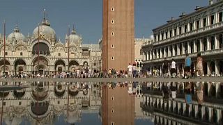Venise, une ville lacustre noyée sous les touristes