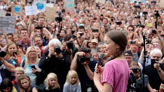 "Rövidnadrágos prófétának" és "apokaliptikus gurunak" titulálták francia képviselők Greta Thunberget