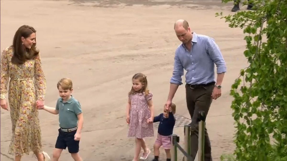 شاهد: العائلة الملكية البريطانية تحتفل بعيد ميلاد الأمير جورج