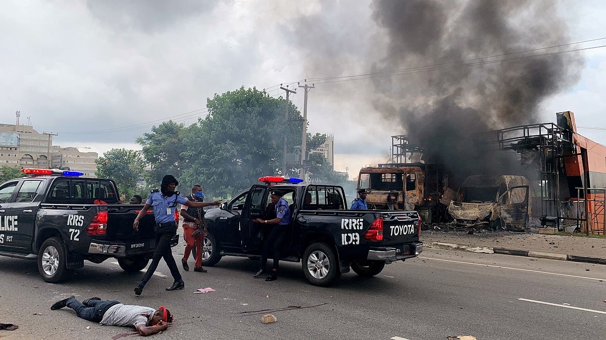 Nijerya'nın başkentinde Şii protestocularla polis çatıştı: Biri polis en az iki kişi öldü
