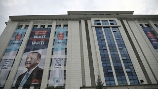 AK Parti'nin kurucu üye sayısı 10 kişi eksildi