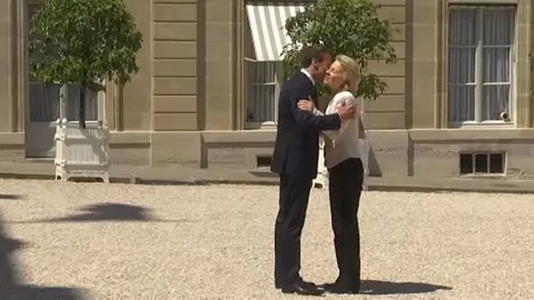 State of the Union: Von der Leyen in tour diplomatico.Il primo incontro con Macron State of the Union: Von der Leyen in tour diplomatico.Il primo incontro con Macron
