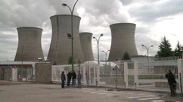 Francia para dos reactores nucleares por la ola de calor Francia para dos reactores nucleares por la ola de calor