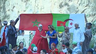 محتجون يطالبون بإعادة فتح الحدود الجزائرية المغربية