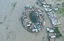 فيديو: شعب بنغلاديش بين مطرقة الفقر وسندان الفيضانات الكارثية