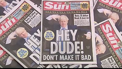 Boris Johnson: i giornali britannici lo salutano con ironia