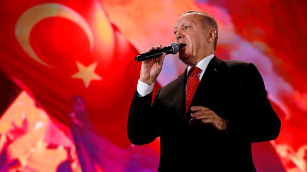 Erdoğan: Örtülü veya açık hiçbir yaptırım tehdidi Türkiye'yi haklı davasından vazgeçiremeyecek Erdoğan: Örtülü veya açık hiçbir yaptırım tehdidi Türkiye'yi haklı davasından vazgeçiremeyecek