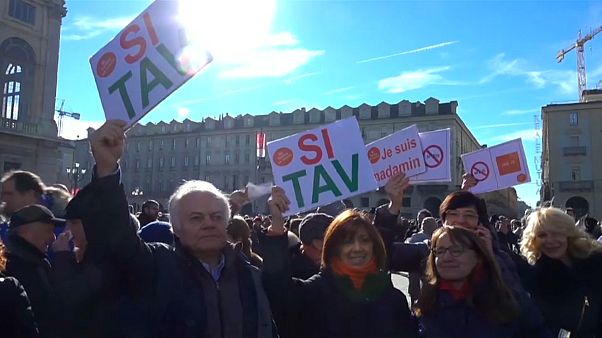 "Si TAV" - Ja zur Hochgeschwindigkeitsstrecke Turin-Lyon "Si TAV" - Ja zur Hochgeschwindigkeitsstrecke Turin-Lyon
