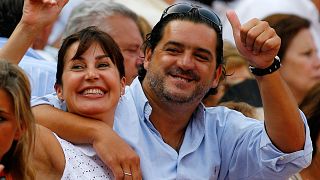  Carmen Martínez-Bordiu Franco y su exesposo José Campos sonríen mientras asisten a la feria taurina de Santiago en la ciudad de Santander