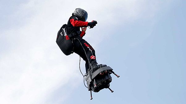 "L'homme volant", Franky Zapata n'a pas réussi sa traversée de la Manche "L'homme volant", Franky Zapata n'a pas réussi sa traversée de la Manche