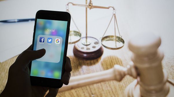 Facebook-Twitter-Google ( Emin Sansar - Anadolu Ajansı ) Facebook-Twitter-Google ( Emin Sansar - Anadolu Ajansı )