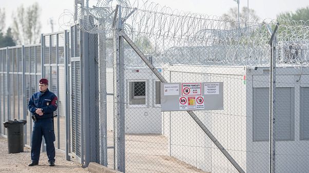 Eljárás indult Magyarország ellen a migránsok élelmezésének hiánya miatt Eljárás indult Magyarország ellen a migránsok élelmezésének hiánya miatt