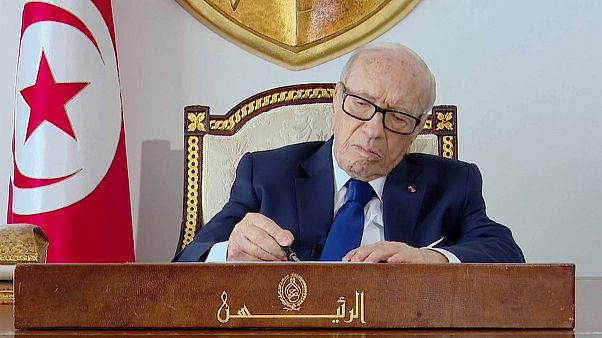 Временным президентом Туниса стал спикер парламента Временным президентом Туниса стал спикер парламента