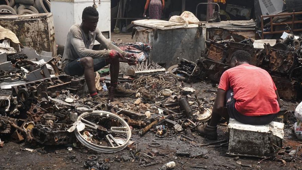 Los residuos electrónicos europeos terminan en uno de los mayores vertederos de África