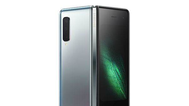 Samsung'un ilk katlanabilir akıllı telefonu Galaxy Fold yenilenerek eylülde satışa sunuluyor Samsung'un ilk katlanabilir akıllı telefonu Galaxy Fold yenilenerek eylülde satışa sunuluyor