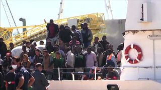 Около 150 мигрантов погибли при кораблекрушении у берегов Ливии - ООН