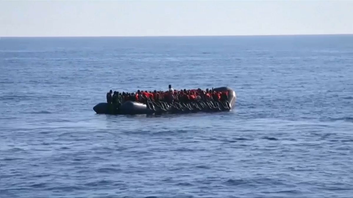 Mehr als 100 Tote befürchtet: Flüchtlingsboot gesunken