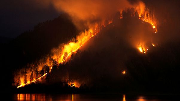 Clamor en Rusia para que se sofoquen los incendios en Siberia Clamor en Rusia para que se sofoquen los incendios en Siberia