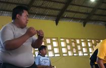 فيديو: إندونيسيا تحارب السمنة وتلزم شرطييها البدينين ببرنامج تنحيف قاس