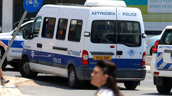 Kıbrıs'ta toplu tecavüz suçlamasında bulunan kadın yalan beyandan gözaltına alındı Kıbrıs'ta toplu tecavüz suçlamasında bulunan kadın yalan beyandan gözaltına alındı