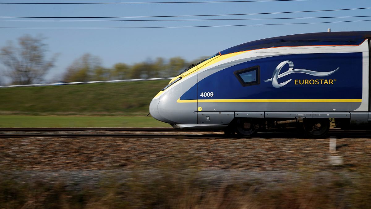 أحد القطارات فائقة السرعة التي تسيرها شركة يوروستار
