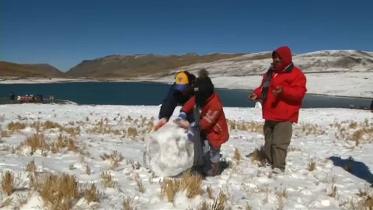 Havazás és 2 méteres hullámok Bolíviában