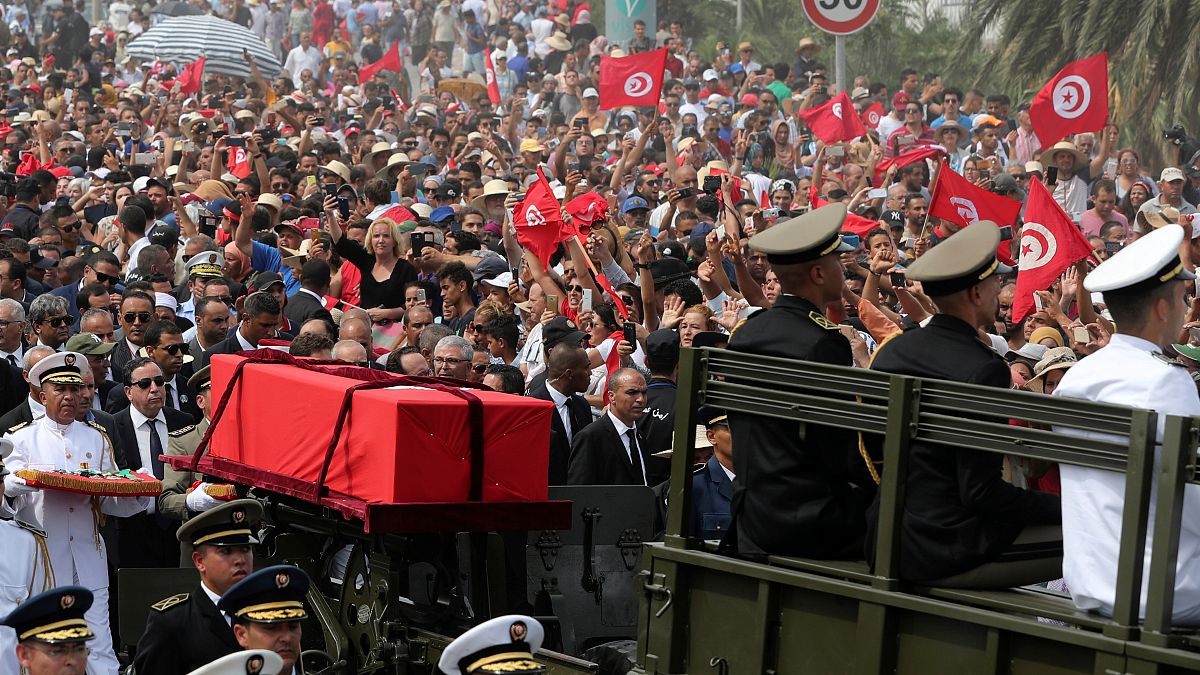 شاهد: تونس تودع رئيسها الباجي قائد السبسي في جنازة مهيبة بحضور عدد من قادة العالم