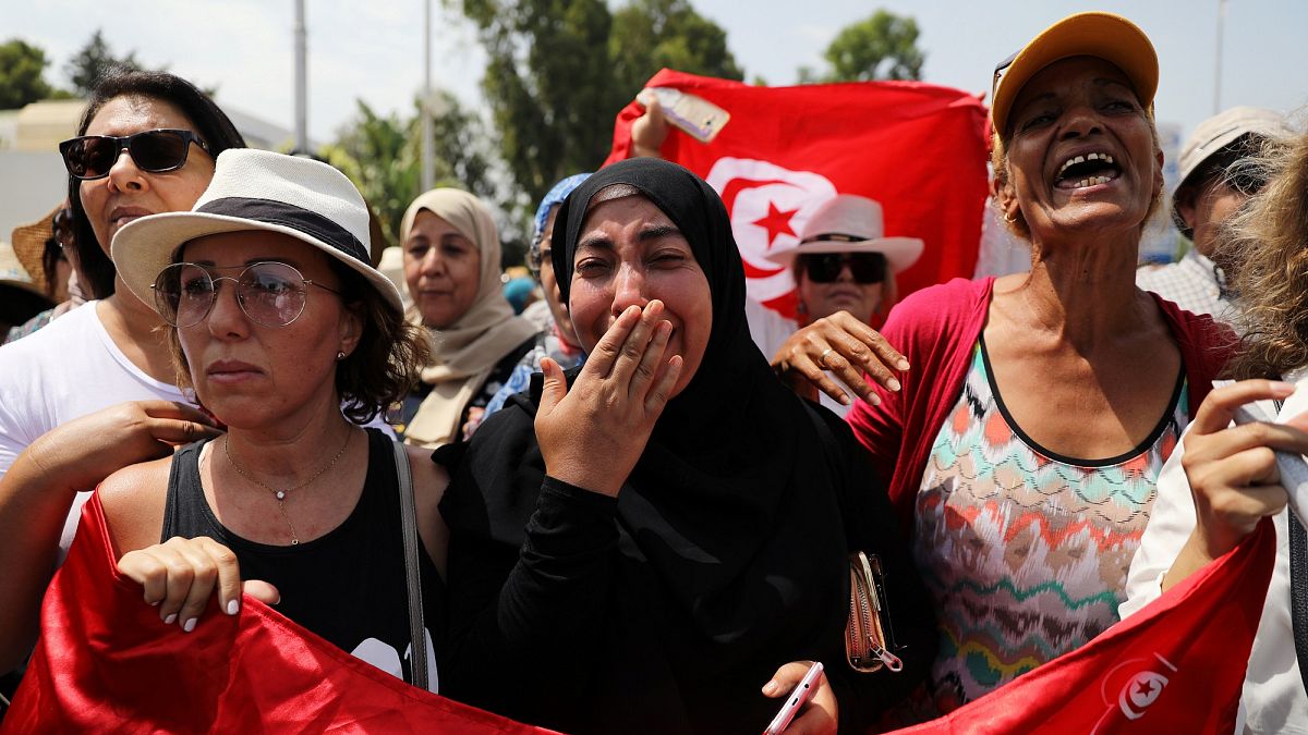 Tunézia gyászol, eltemették az elnököt