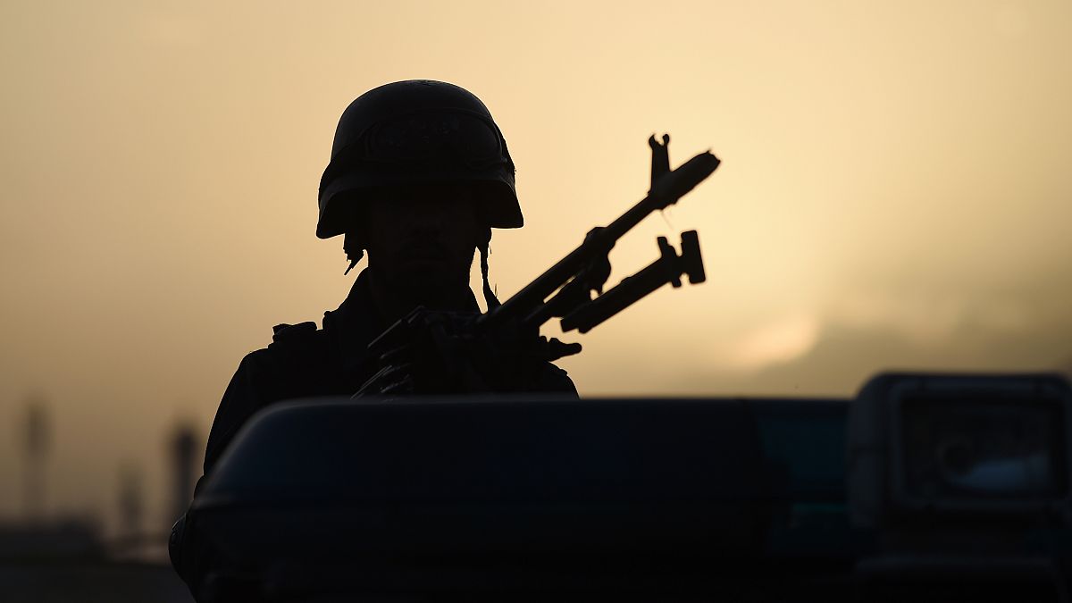 حمله طالبان با خودروی بمب‌گذاری شده به غزنی؛ ۳ سرباز کشته شدند