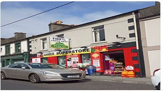 محل تجاري مسلم في إيرلندا أثار استهجان صحفية إيرلندية