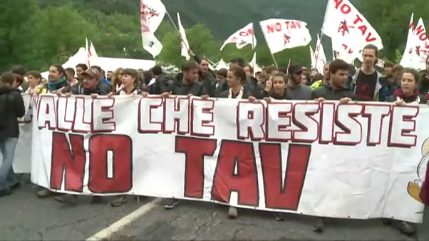 Les opposants au TAV manifestent contre la décision de Rome Les opposants au TAV manifestent contre la décision de Rome