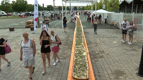 Ιταλία: Πίτσα 500 μέτρα μπήκε στο βιβλίο Guinness Ιταλία: Πίτσα 500 μέτρα μπήκε στο βιβλίο Guinness