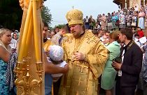 Mass baptisms performed in Russia to celebrate Christianity