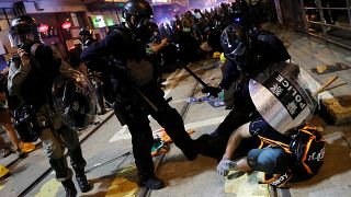 Hong Kong : affrontements près du Bureau de liaison chinois