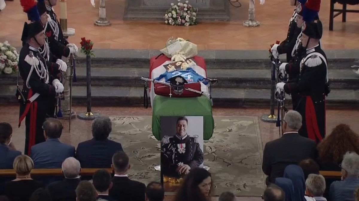 Italia llora al carabiniere asesinado de varias puñaladas