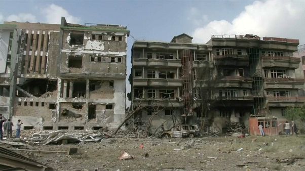 Afghanistan: autobomba insanguina la campagna elettorale Afghanistan: autobomba insanguina la campagna elettorale