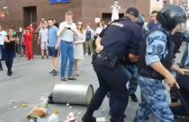 Бросившему мусорный бак грозит пять лет