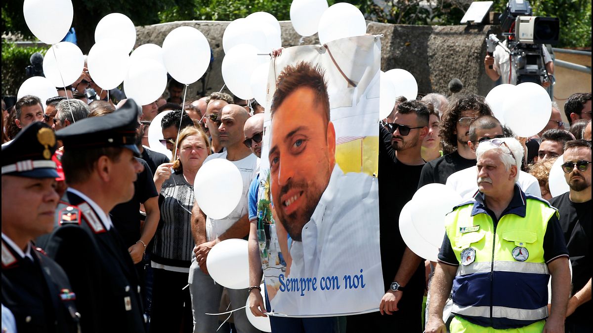 سوگواری ایتالیایی‌ها برای قتل افسر جوان 