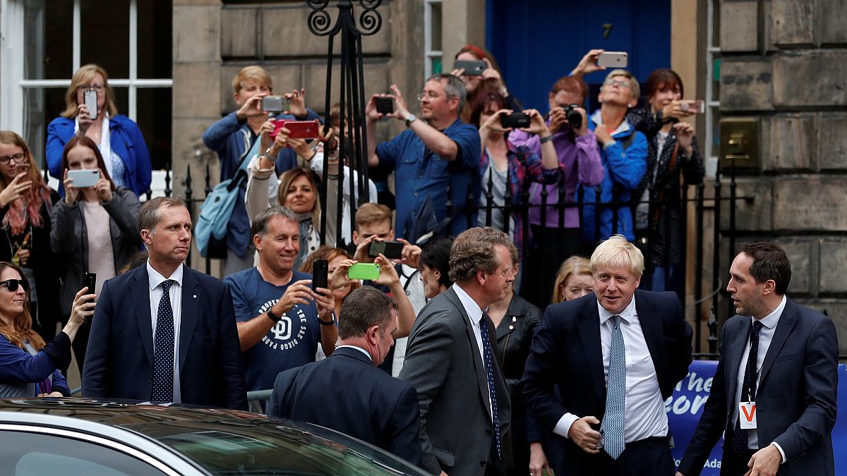 Boris Johnson, abucheado en Escocia