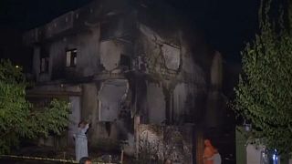 Lakóházakra zuhant egy repülő Pakisztánban