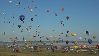 Watch: Balloons fill the skies but fail to pop world record