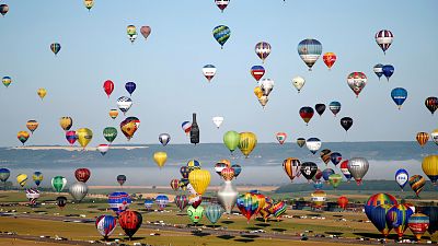Balloon extravaganza in France misses out on world record