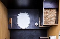 Fabricantes de sanitarios ecológicos en pugna judicial por la gestión de escremento