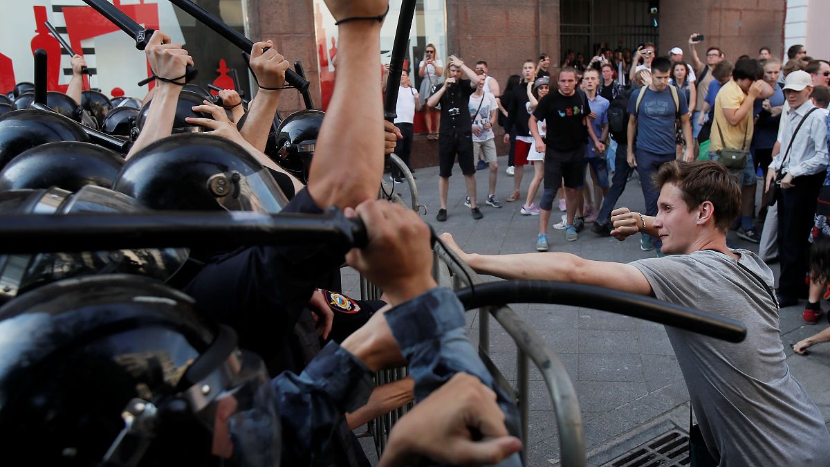 Участников протестов в Москве обвинили в беспорядках